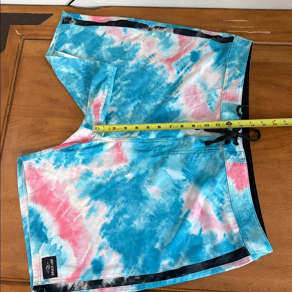Rip Curl Mirage Blue and Pink Tie-Dye Board Shorts Size 40